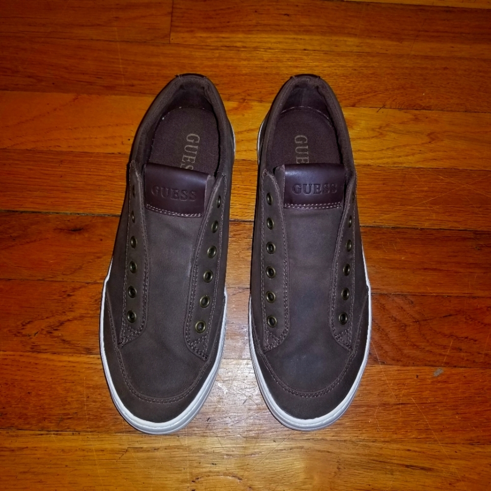 Mens size 7 leather Guess shoe